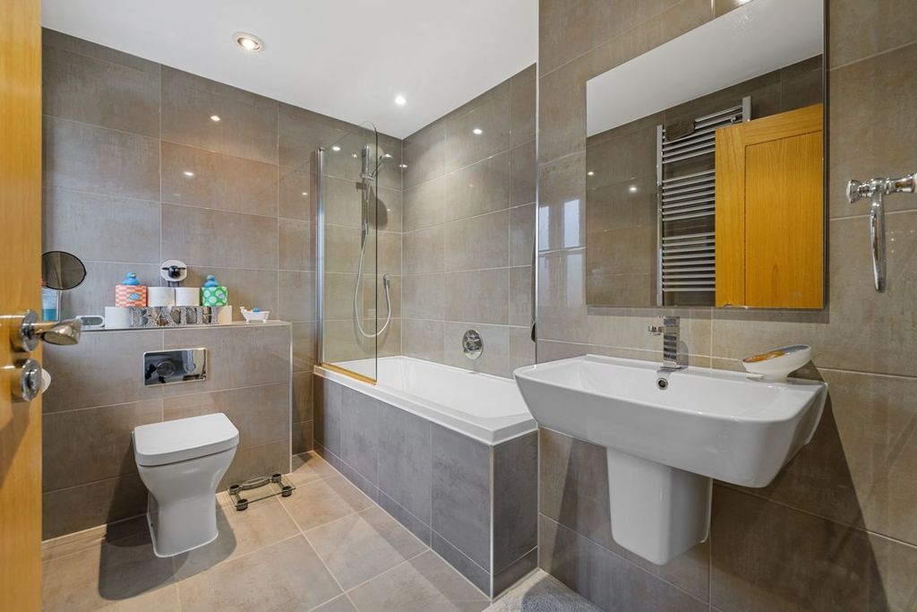 Additional image 28 of 4 bed detached house for saleTanners Reach, Petersfield, Hampshire GU32