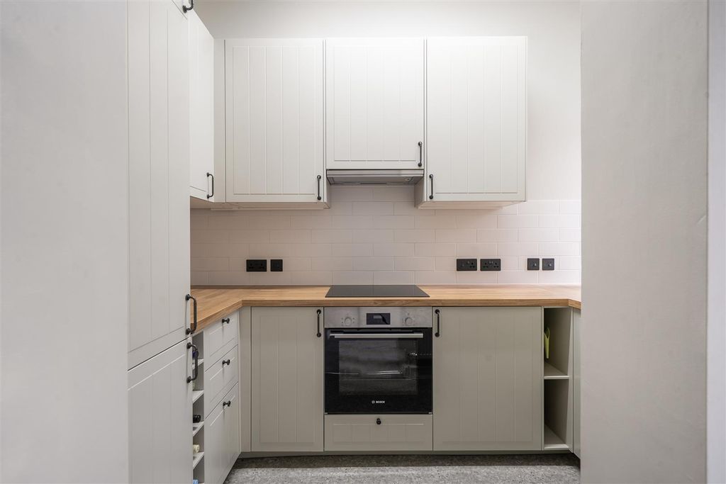 Additional image 9 of 2 bed maisonette for saleCleevewood House, Cleeve Wood Road, Downend, Bristol BS16