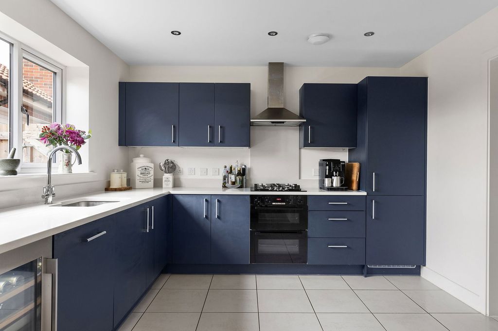 Property photo 2 of 26