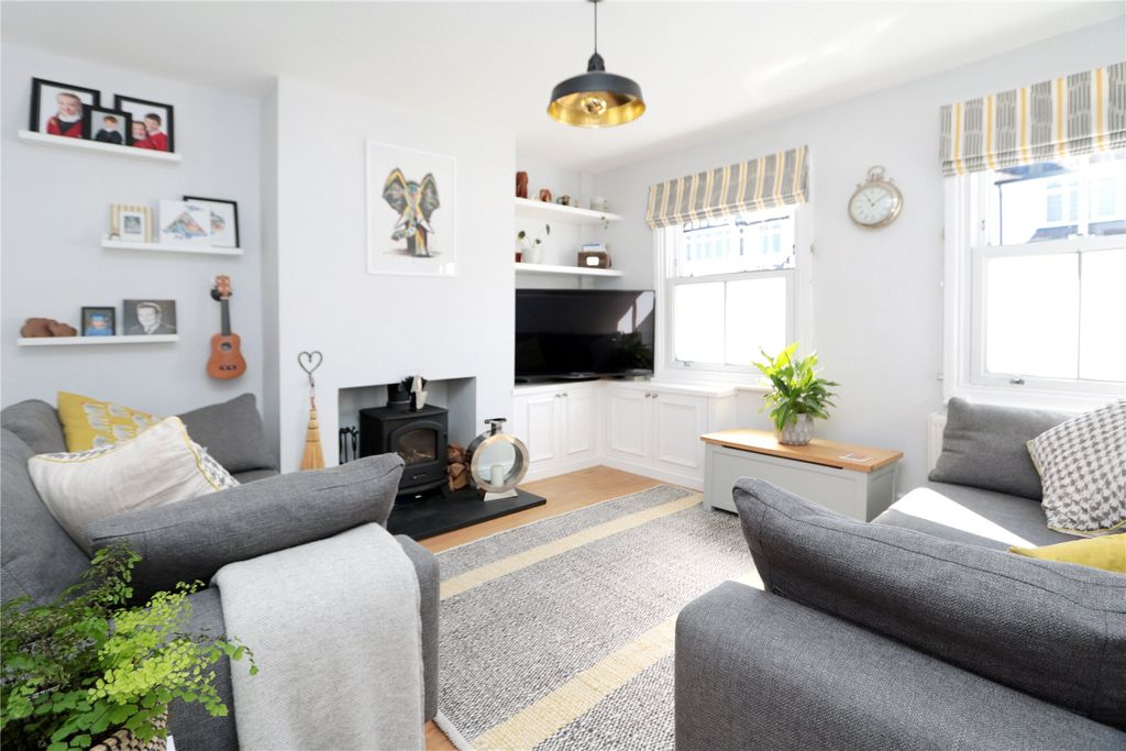 Property photo 2 of 12 Picture No. 22