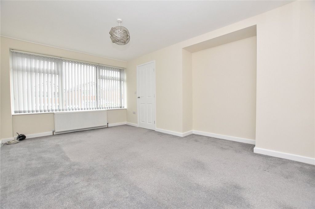 Property photo 2 of 21 Picture No. 12