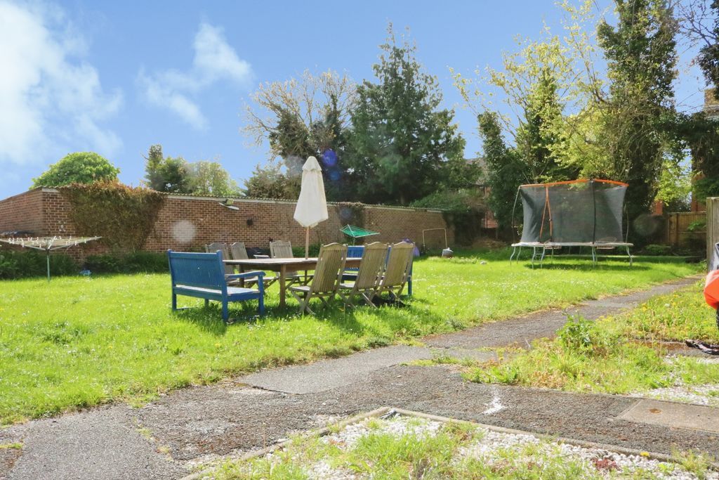 Property photo 2 of 17 Photo 3