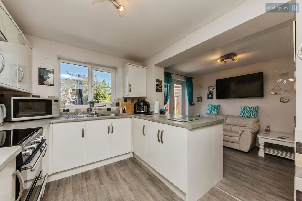 Property photo 3 of 28 Pbox-Img.Jpg