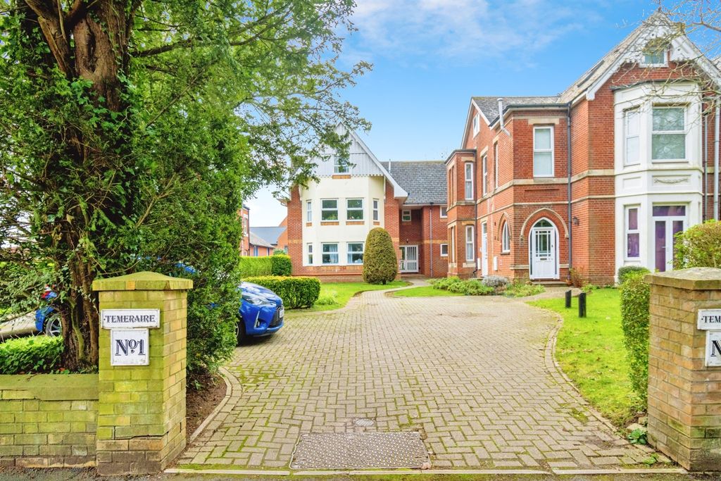 Property photo 1 of 14