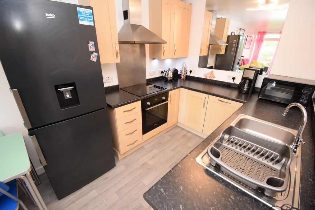 Property photo 2 of 16 Open Plan Living