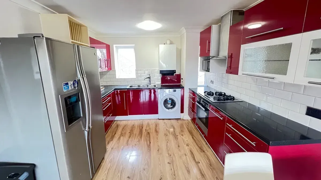 Property photo 3 of 6