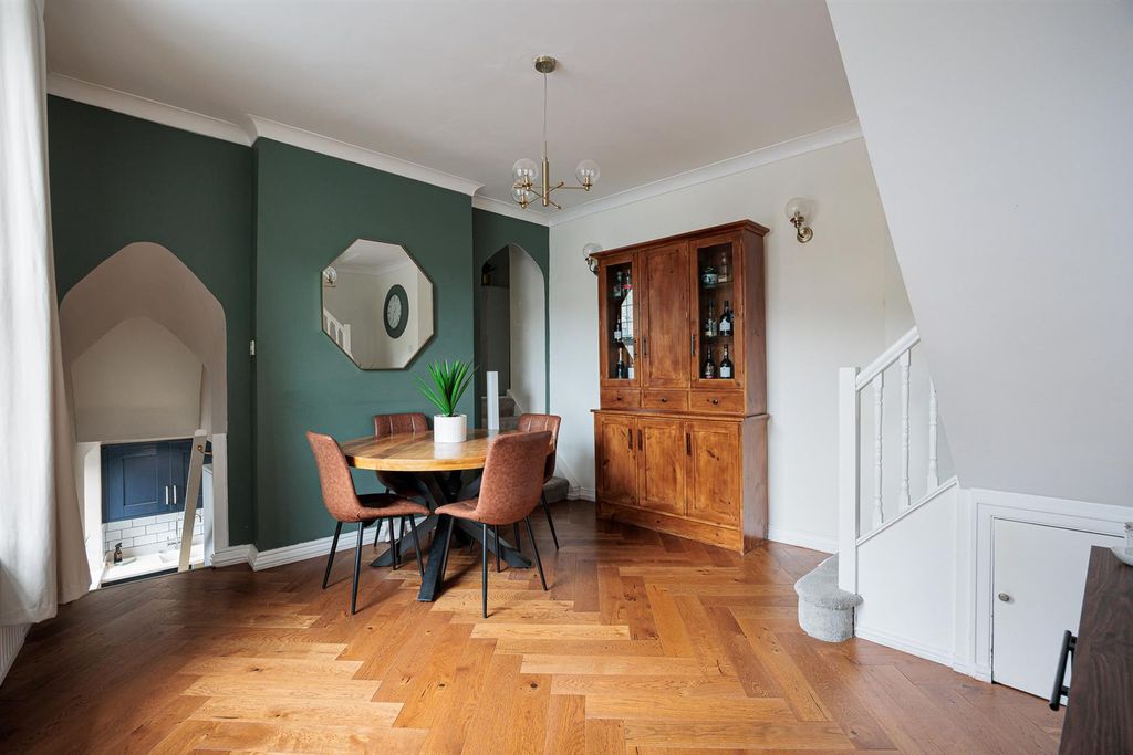 Property photo 3 of 28 Dining Room