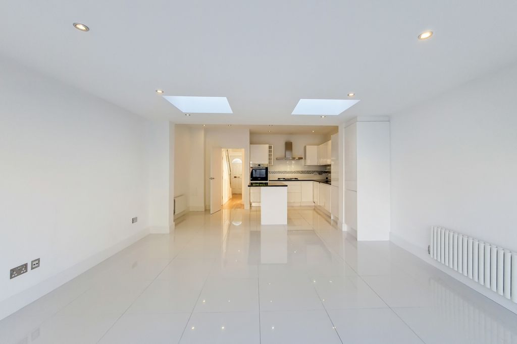Property photo 2 of 12 Picture No. 06
