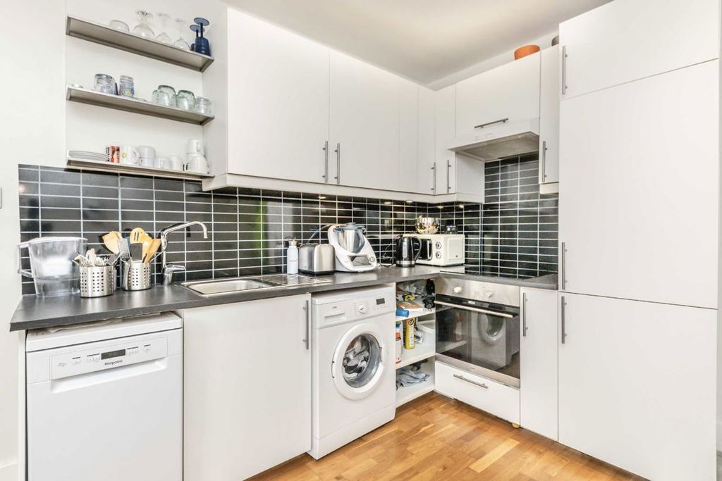 Property photo 3 of 4