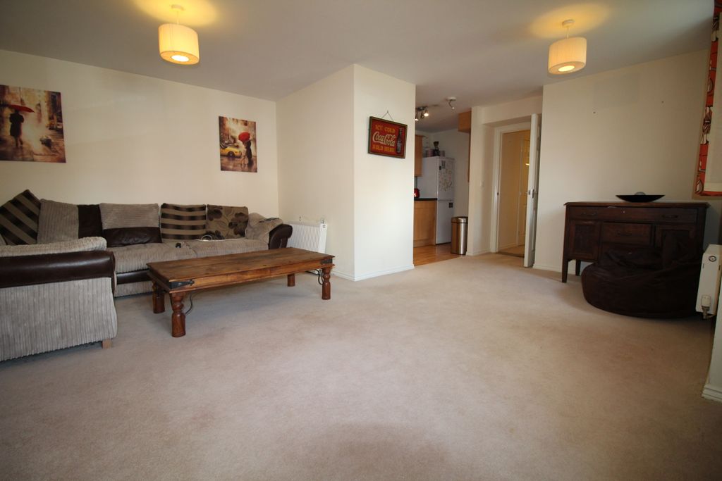 Property photo 2 of 8 Lounge