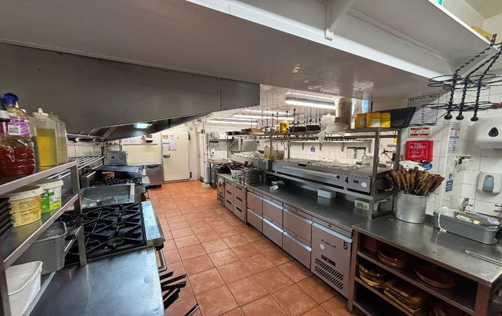 Property photo 3 of 6