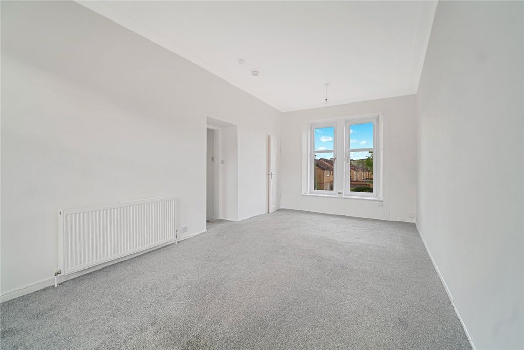 Property photo 3 of 17 Living Room
