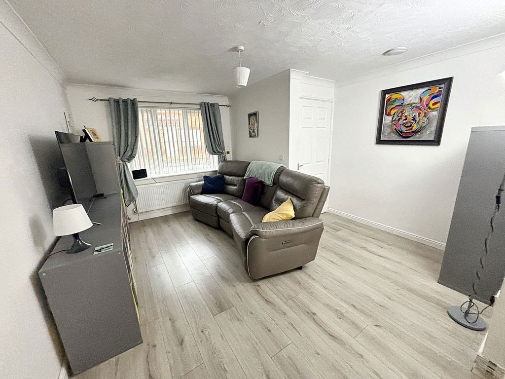 Property photo 2 of 22