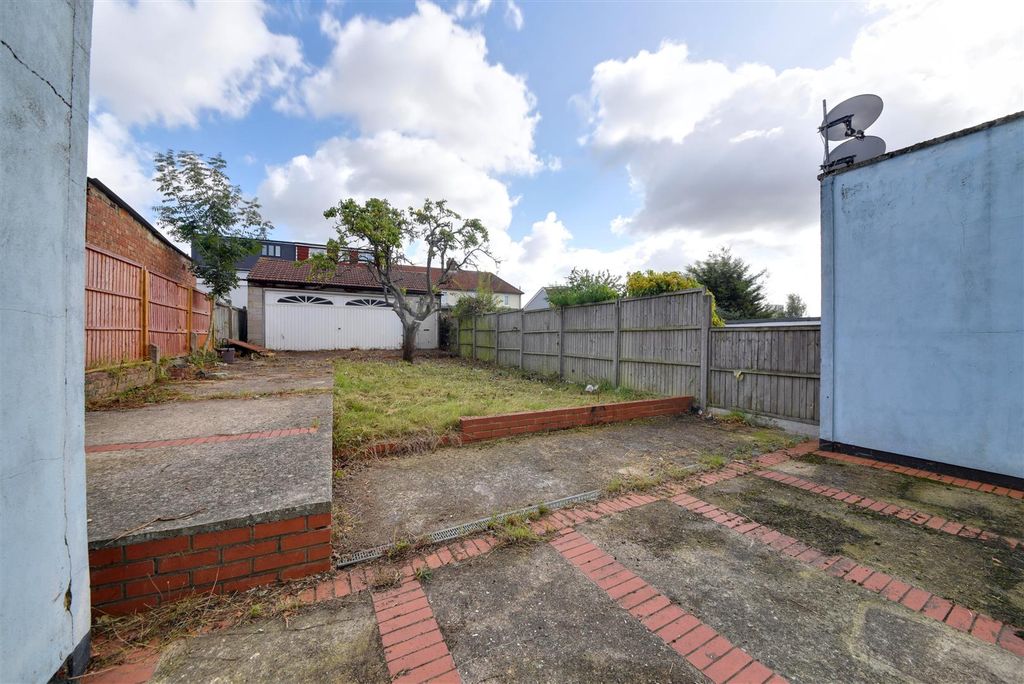 Property photo 3 of 13