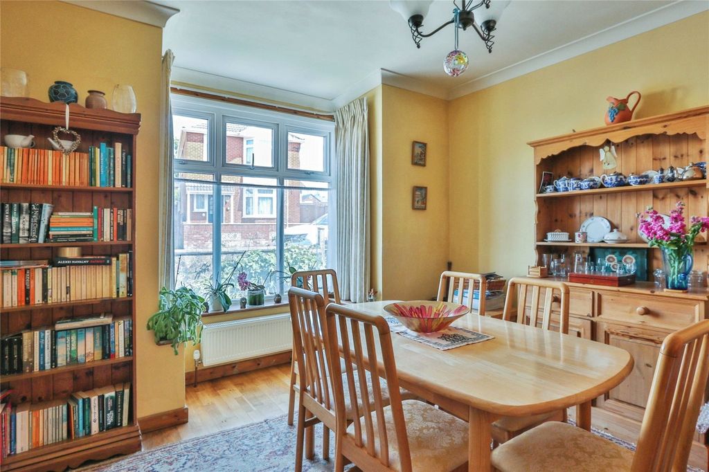 Property photo 3 of 18 Dining Room