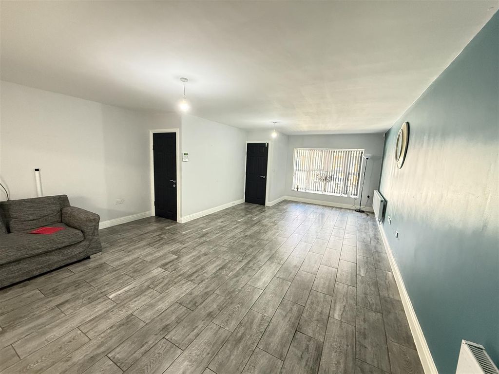 Property photo 3 of 20 Photo 30-09-2025, 1 30 00 Pm.Jpg