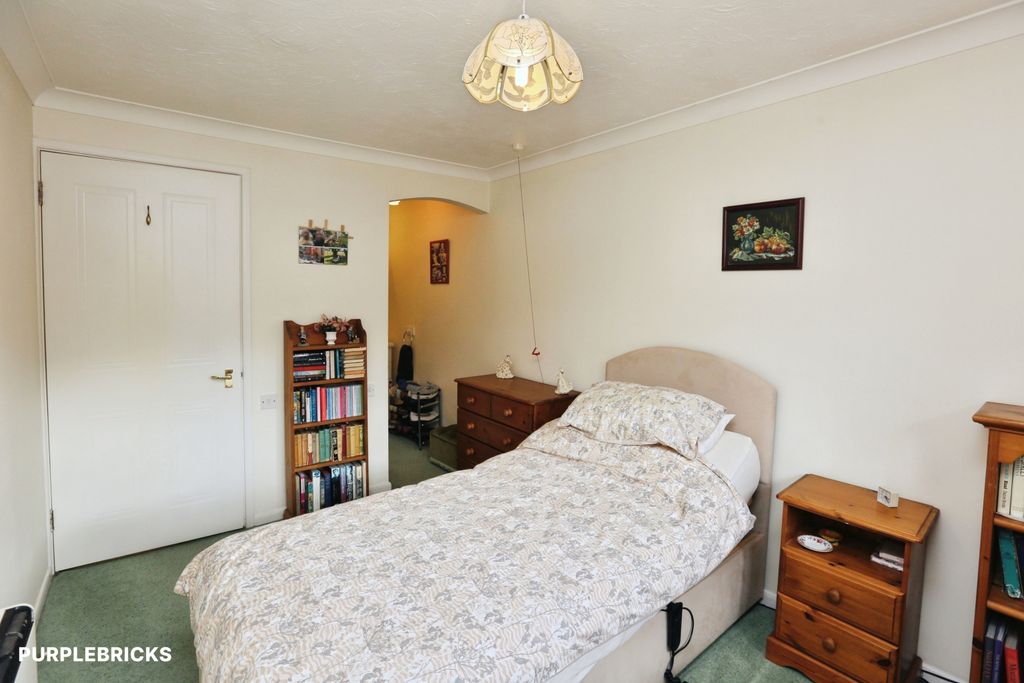Property photo 2 of 24
