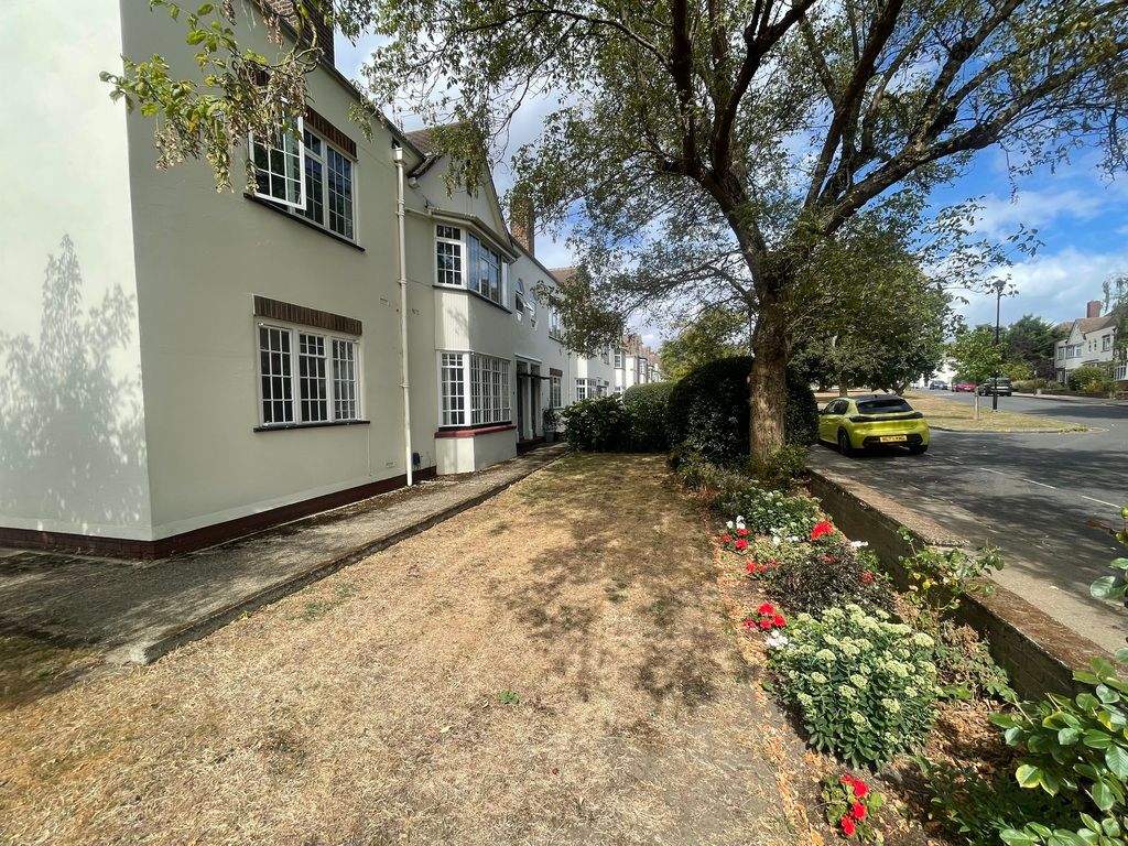 Property photo 3 of 20
