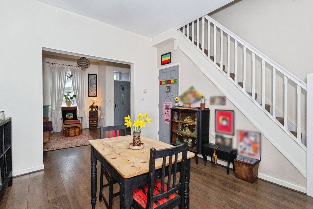 Property photo 3 of 15 Pbox-Img.Jpg