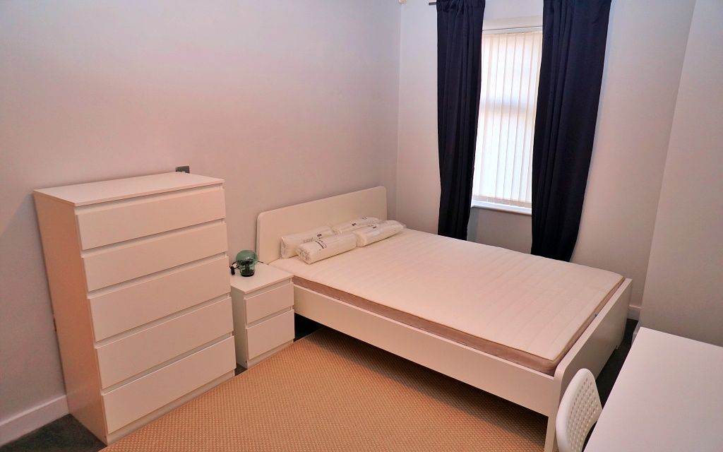 Property photo 2 of 3 Room 1 (Pic 2)
