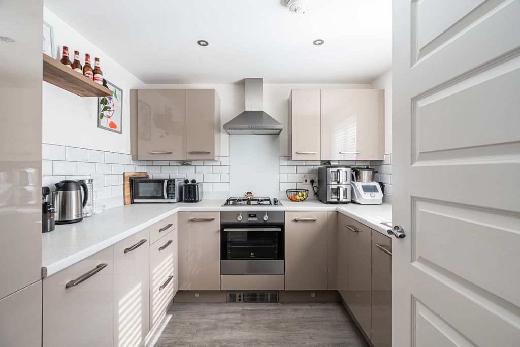 Property photo 3 of 23 Property Image 3