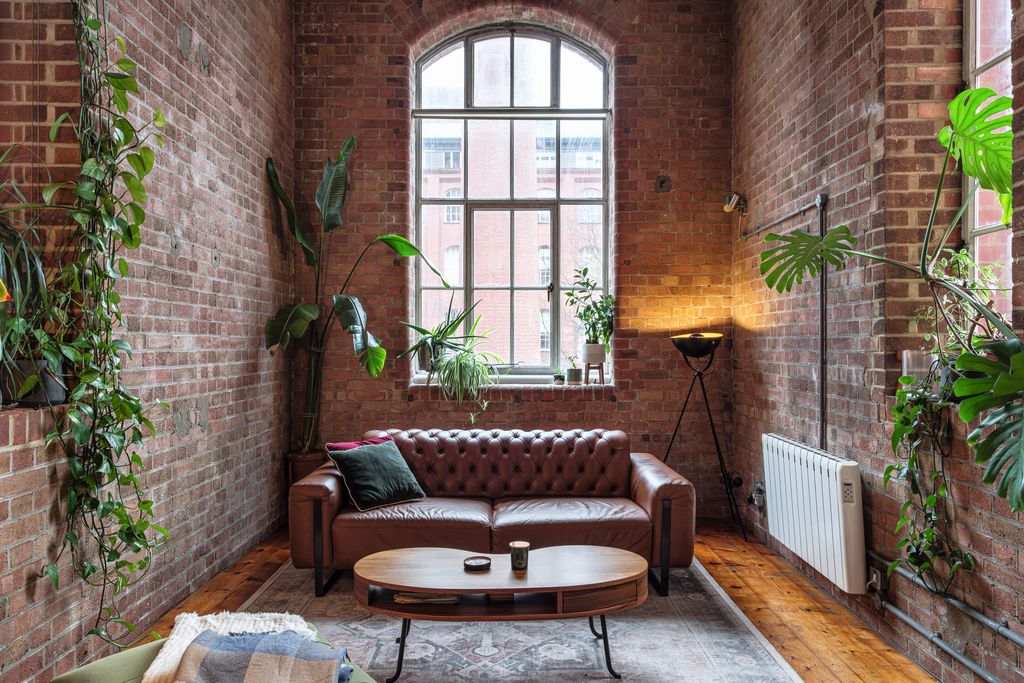 Property photo 3 of 40 Manhattan-Building-1 (3).Jpg