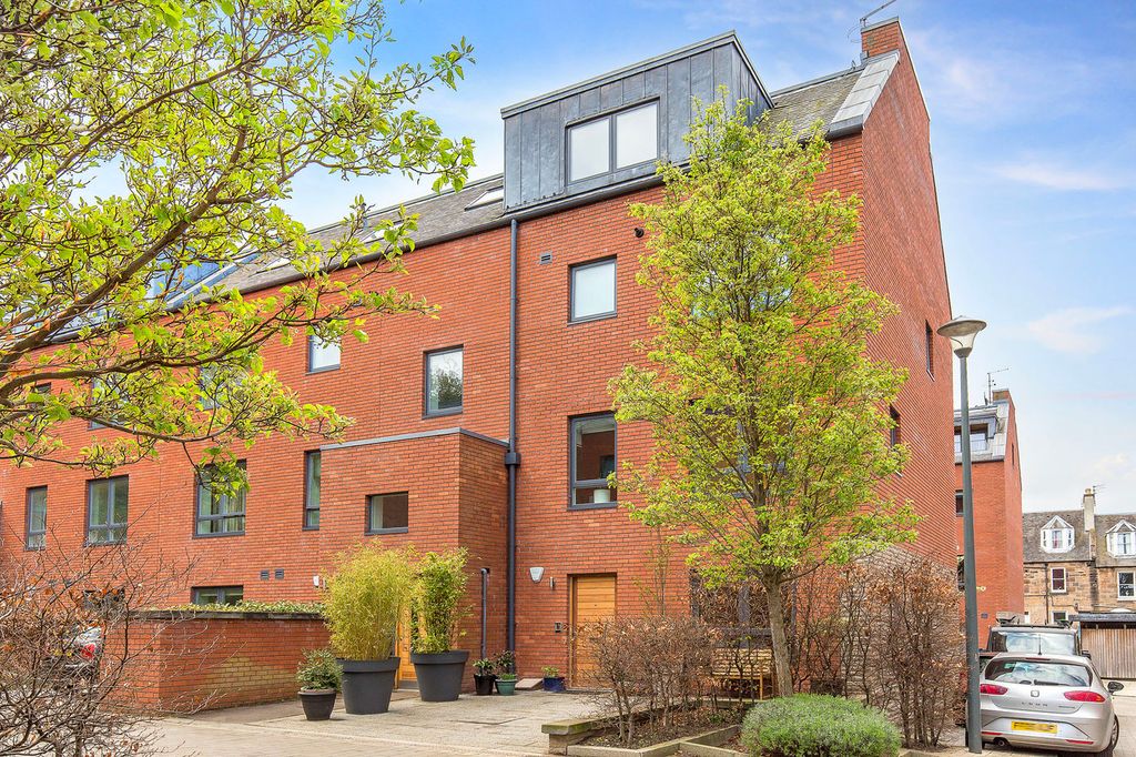 Property photo 1 of 31