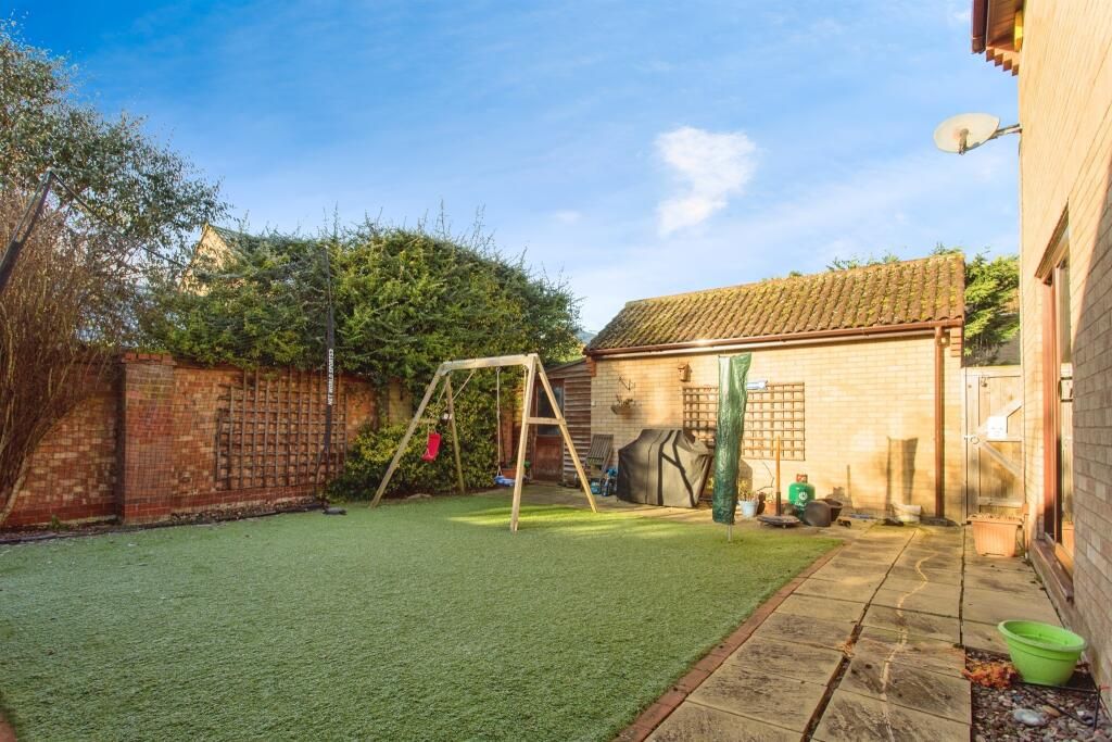 Property photo 2 of 17