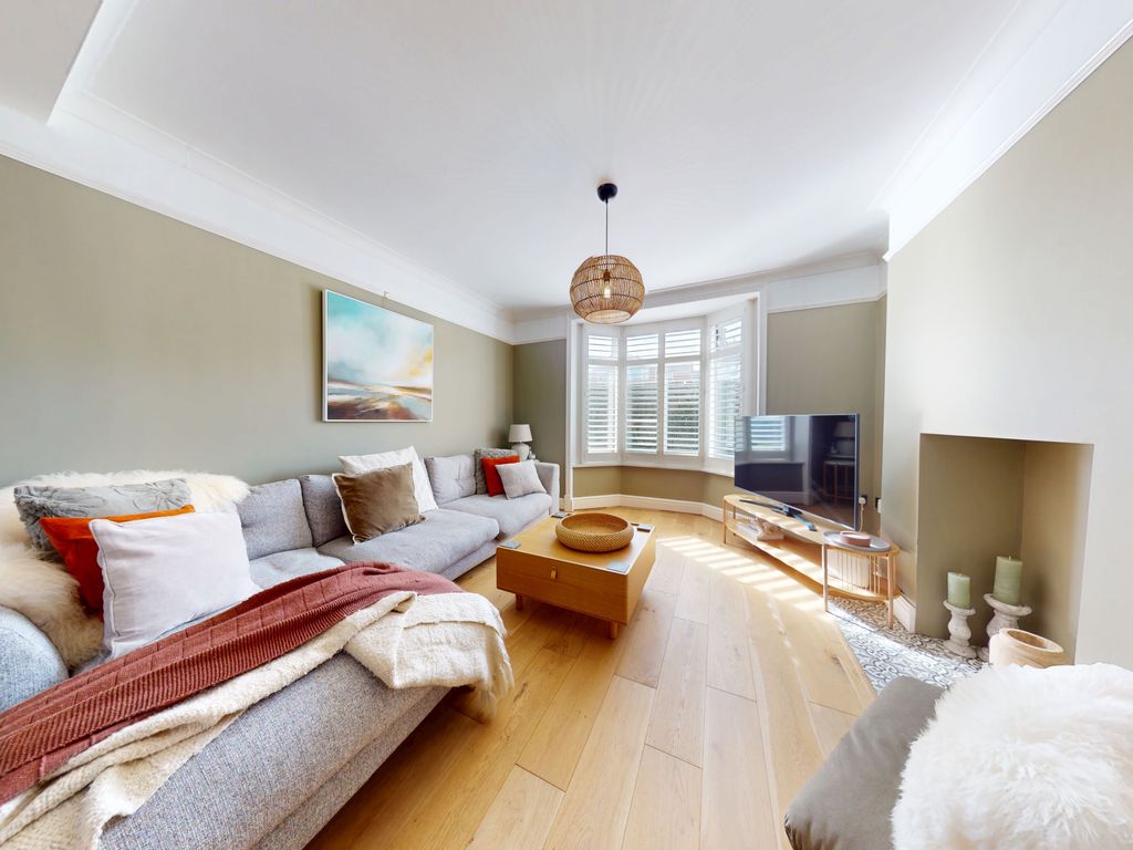 Property photo 2 of 36