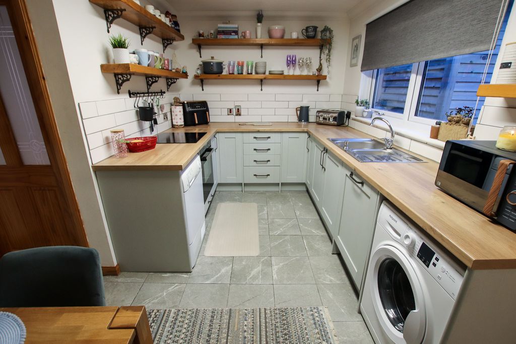 Property photo 3 of 21