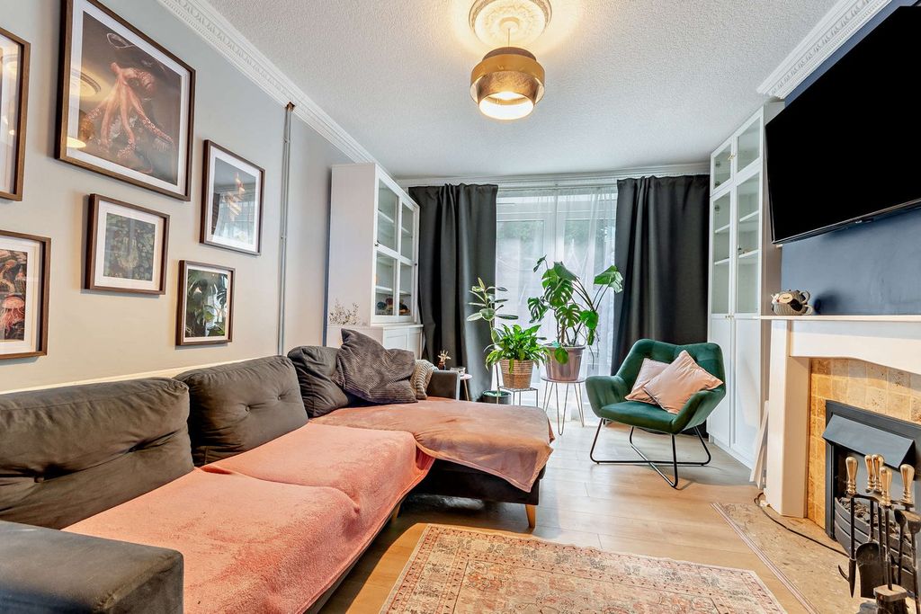 Property photo 3 of 20