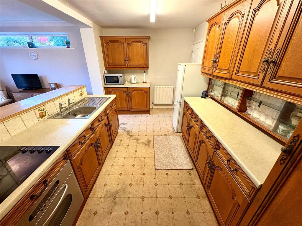 Property photo 3 of 19