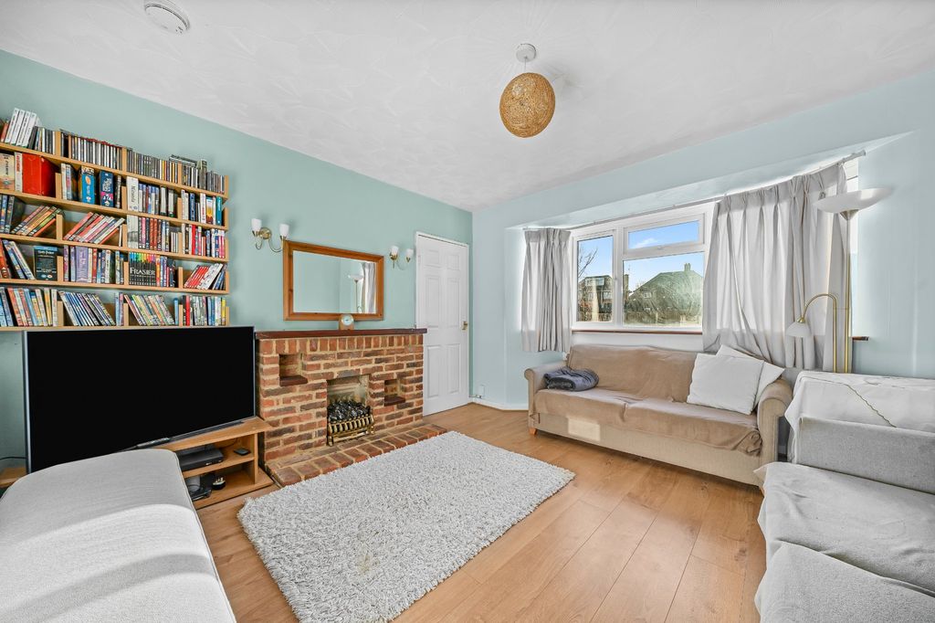 Property photo 2 of 21 Living Room