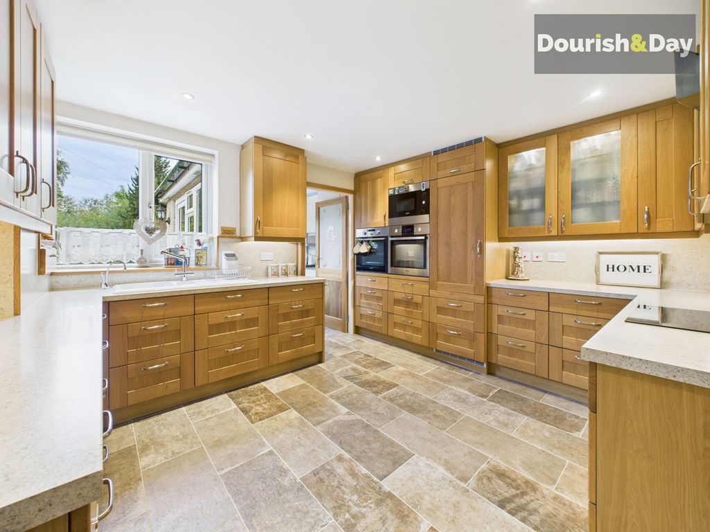 Property photo 3 of 24