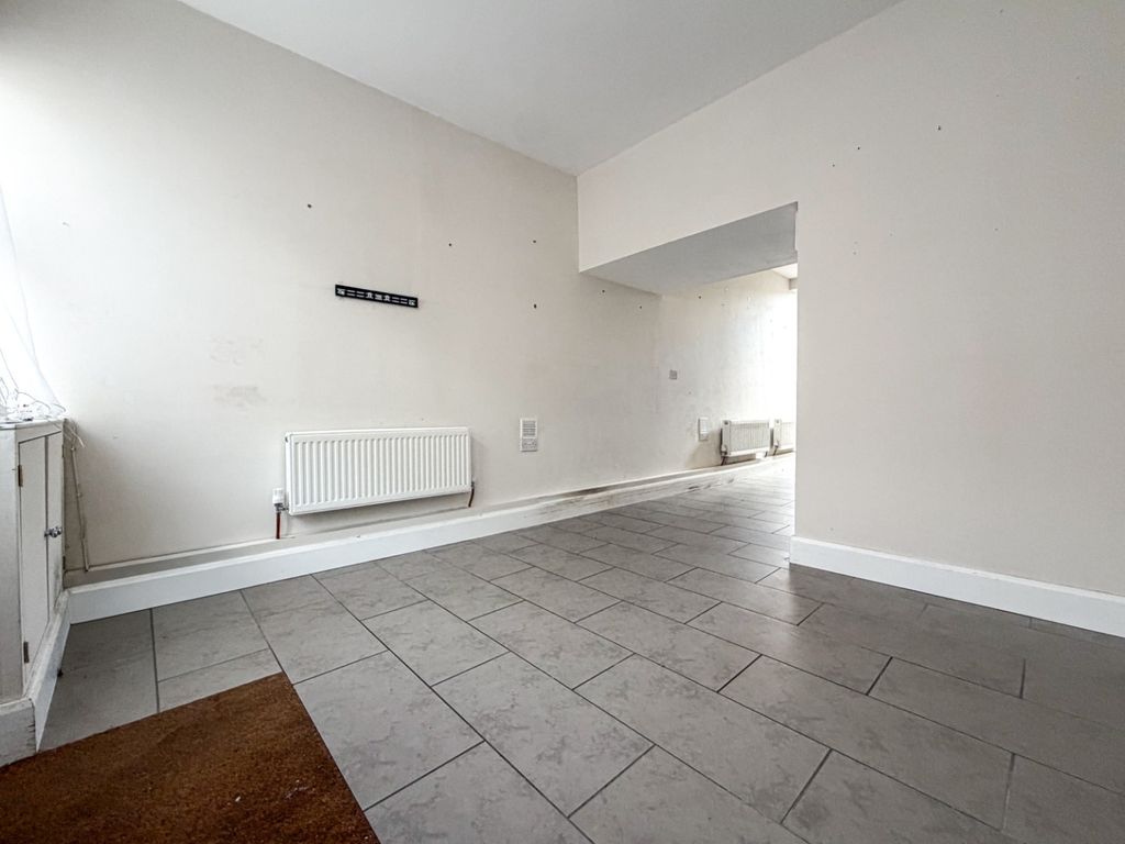 Property photo 3 of 14 4916515