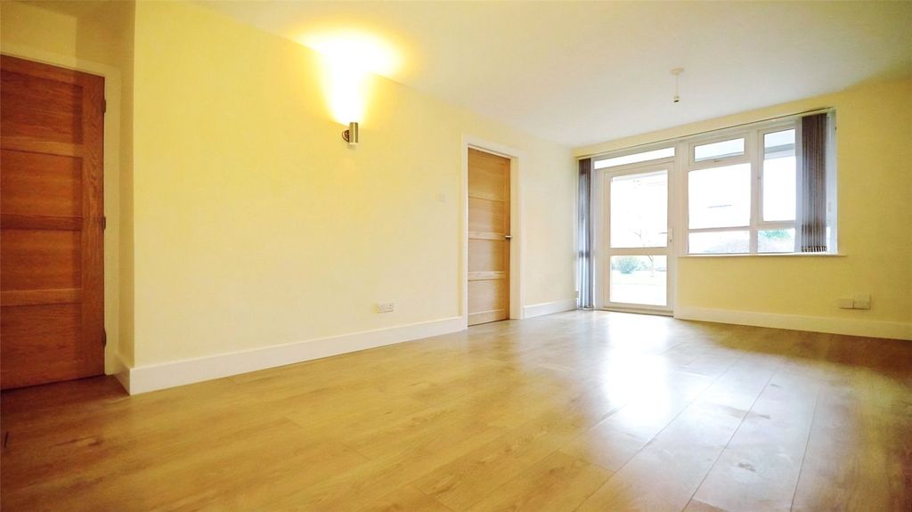 Property photo 3 of 7 Picture No. 07