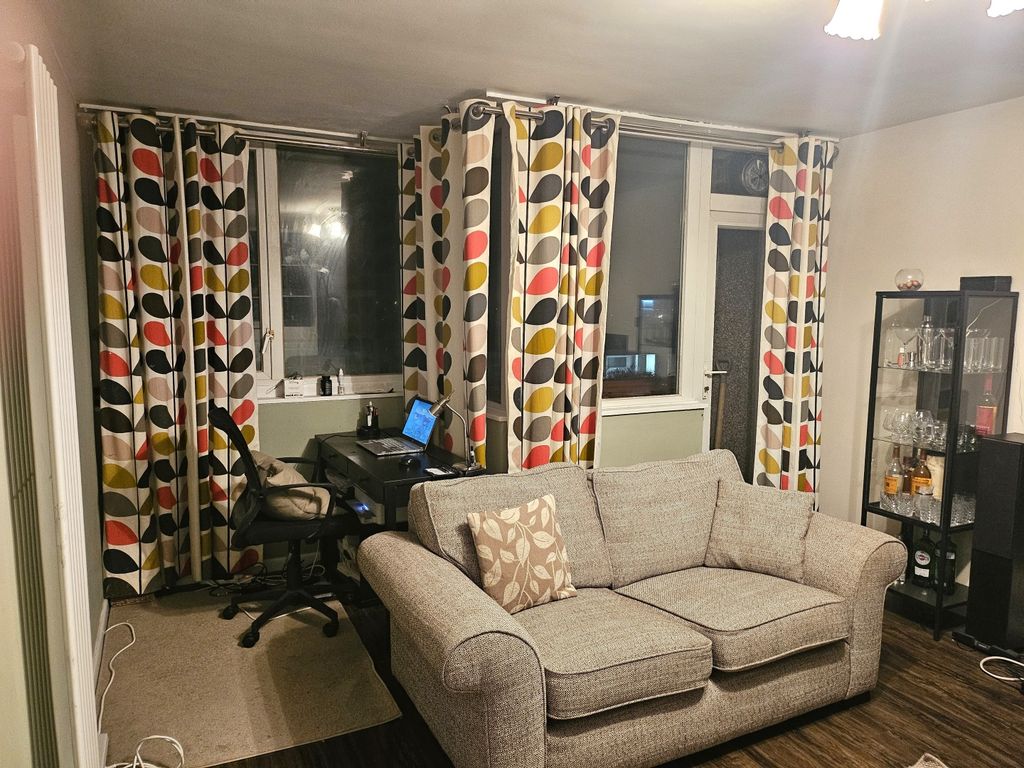 Property photo 3 of 9 Image 2