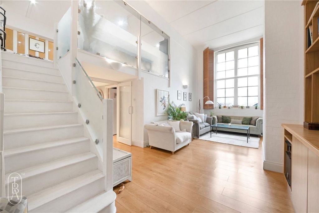 Property photo 1 of 27 Picture No. 24