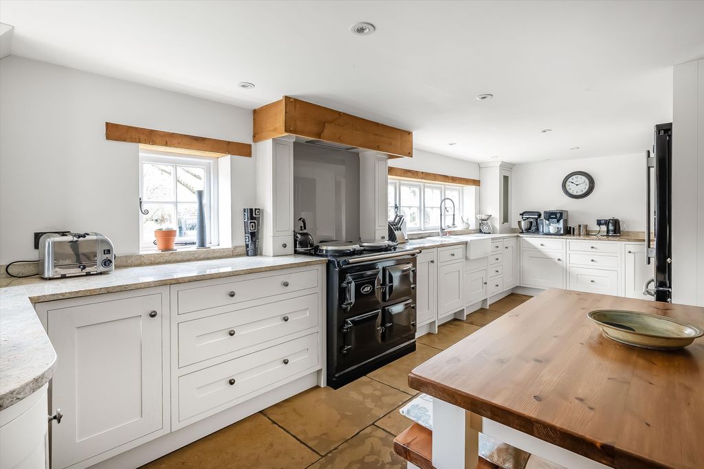 Property photo 3 of 22 Image