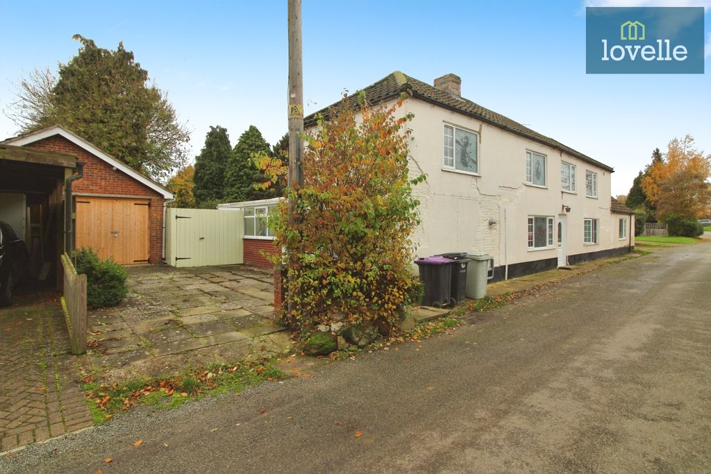 Property photo 2 of 23