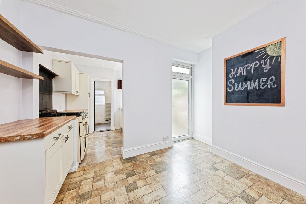 Property photo 2 of 16 Pbox-Img.Jpg