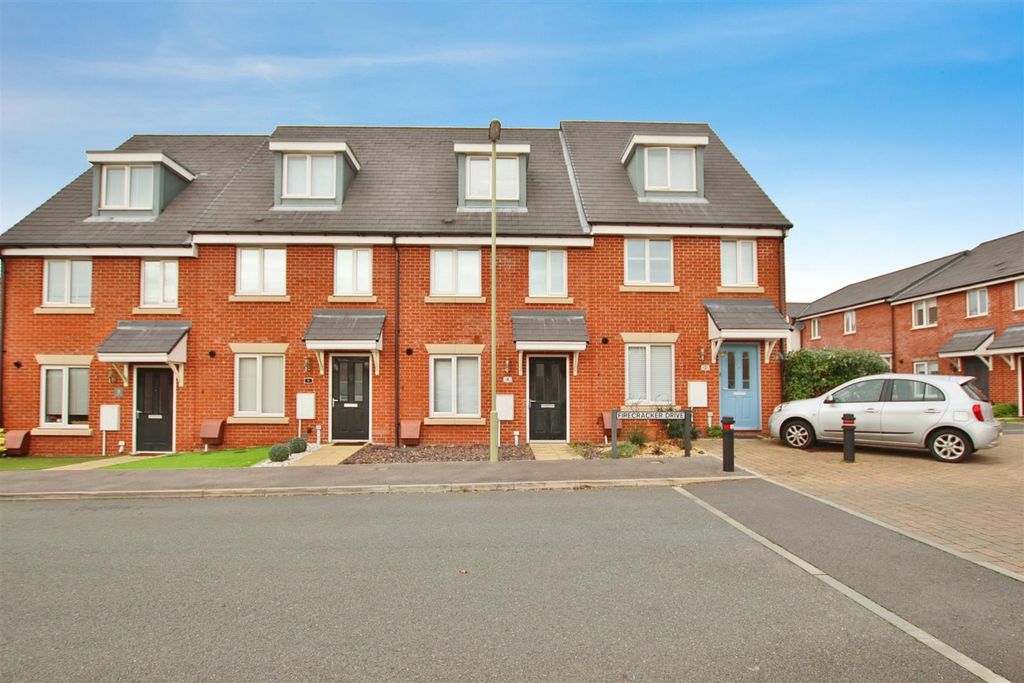 Property photo 1 of 11 3 Bedroom House For Sale In The Popular Strawberry Fields Development