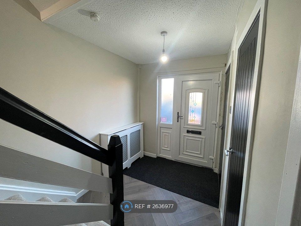 Property photo 3 of 15 Hallway