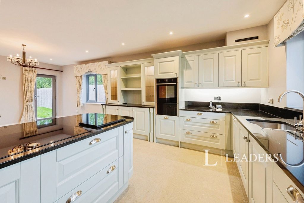 Property photo 2 of 10 Pbox-Img.Jpg