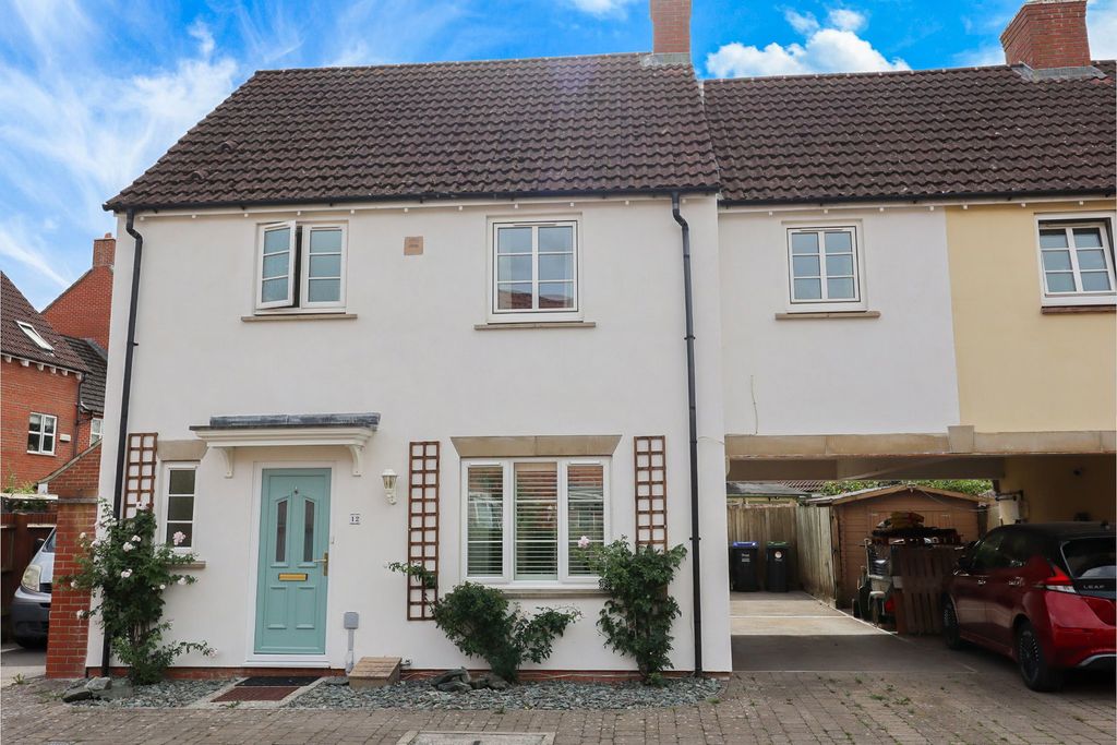 Property photo 1 of 18