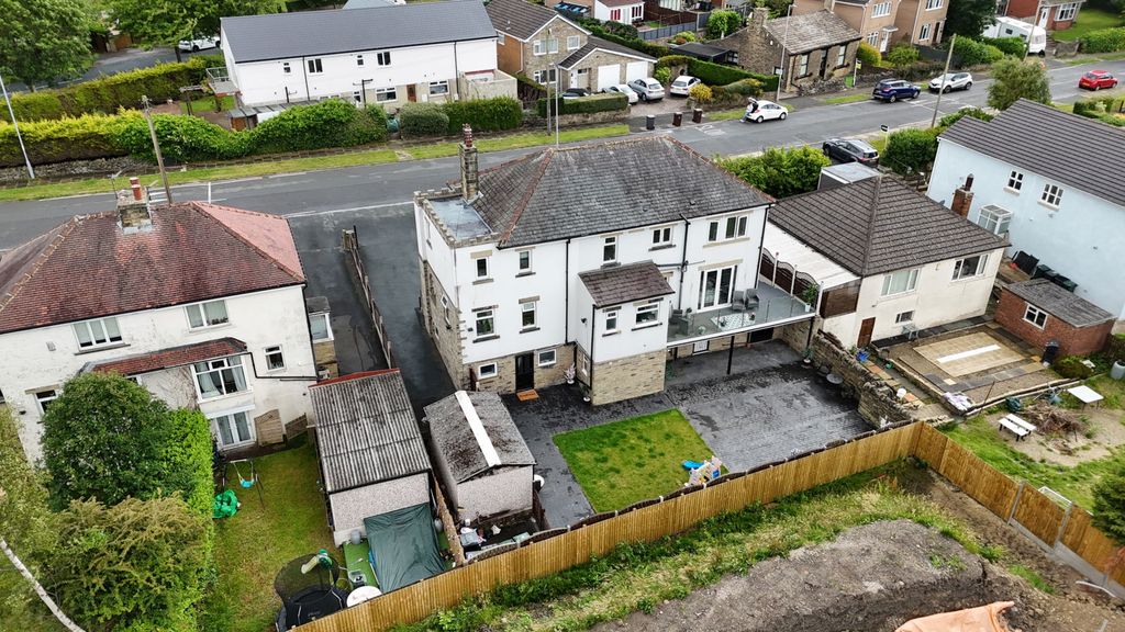 Property photo 1 of 52