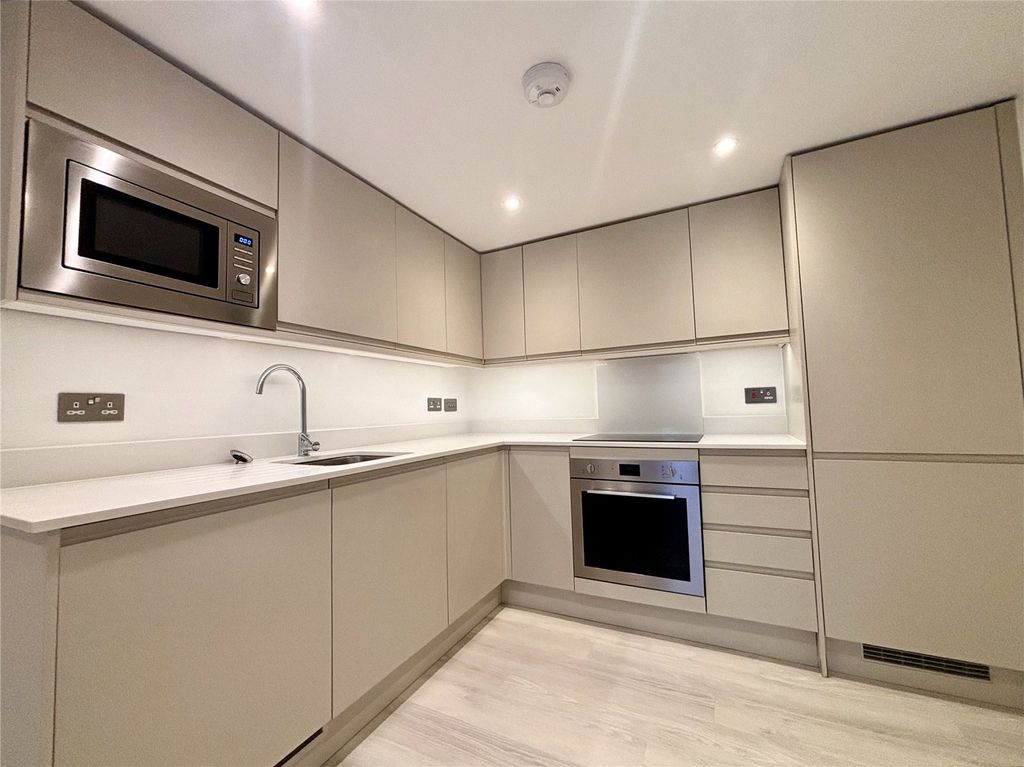 Property photo 2 of 25 Picture No. 23