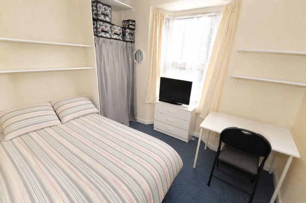 Property photo 2 of 11 Bedroom