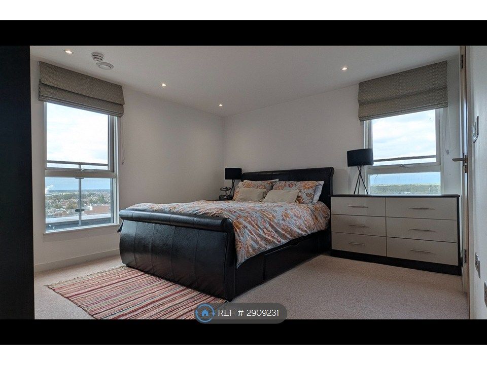 Property photo 3 of 21 Master Bedroom