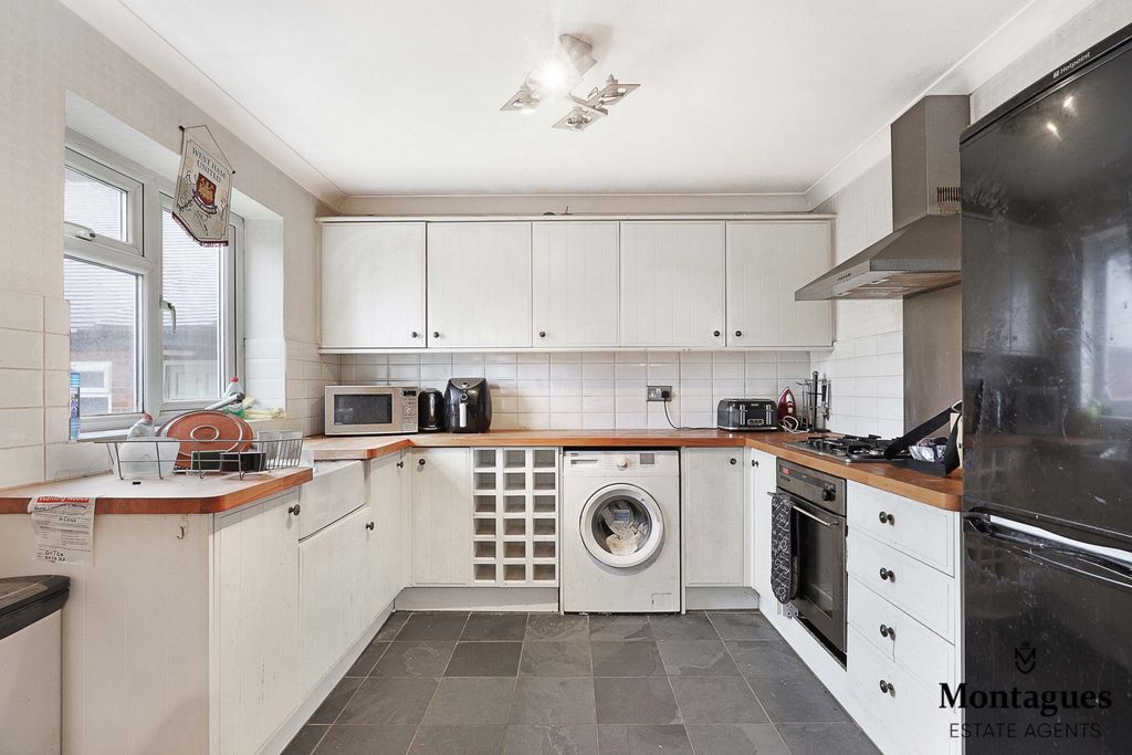 Property photo 2 of 12 Photo 9